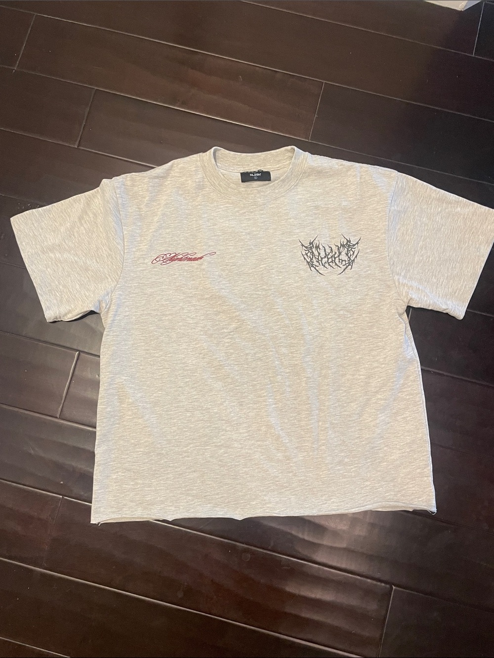 PacSun Light Gray Graphic Crew Tee with Black and Red Accents